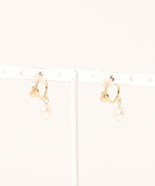 Gready Brilliant（グレディブリリアン）の「パールイヤリング（イヤリング・レディース・アイボリー・FREE）」の7枚目の写真