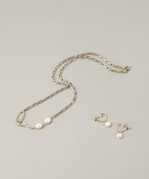 Gready Brilliant（グレディブリリアン）の「パールイヤリング（イヤリング・レディース・アイボリー・FREE）」の2枚目の写真