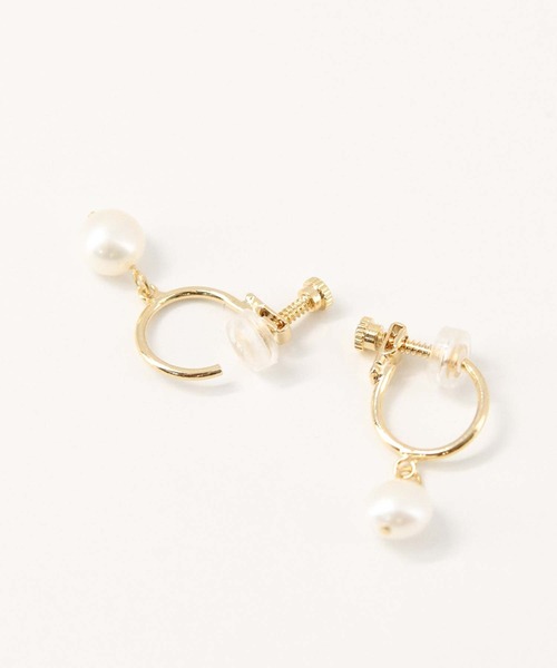 Gready Brilliant（グレディブリリアン）の「パールイヤリング（イヤリング・レディース・アイボリー・FREE）」の6枚目の写真