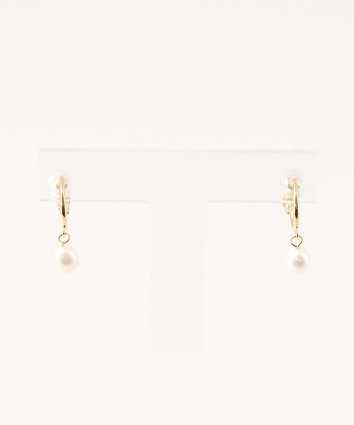 Gready Brilliant（グレディブリリアン）の「パールイヤリング（イヤリング・レディース・アイボリー・FREE）」の3枚目の写真