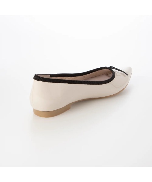 Launa lea(ラウナレア)の「【レイン対応】ポインテッドトゥバレエシューズ(RB4401A)(バレエシューズ・レディース・モカ/ブラック/ワイン/グレー系その他/ライトパープル/アイボリー/ダークブラウン・22.5cm/25.0cm/24.0cm/23.5cm/22.0cm/23.0cm/24.5cm/26.0cm/25.5cm/21.5cm/23.5㎝)」の20枚目の写真