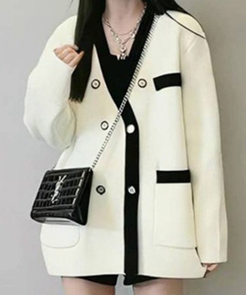 Jasmine Grandiflorum（ジャスミングランディフローラム）の「【Jasmine】ビッグシルエットダブルボタンニットカーディガン（カーディガン/ボレロ・レディース・ブラック/レッド/ブルー/グリーン/ホワイト・FREE）」の2枚目の写真