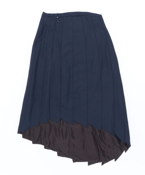 ANREALAGE(アンリアレイジ)の「【ANREALAGE】SIDE ANGLE PLEATS SK(スカート・レディース・ネイビー・36)」の2枚目の写真