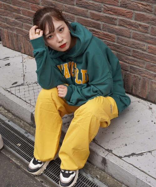 STAY GOLD(ステイゴールド)の「STAYGOLD カレッジロゴ パーカー / オーバーサイズ プルパーカー(パーカー・メンズ・グリーン/ブラック/グレー/ネイビー・FREE)」の19枚目の写真