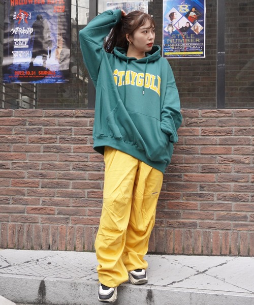 STAY GOLD(ステイゴールド)の「STAYGOLD カレッジロゴ パーカー / オーバーサイズ プルパーカー(パーカー・メンズ・グリーン/ブラック/グレー/ネイビー・FREE)」の17枚目の写真