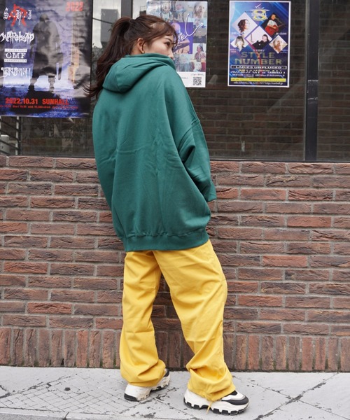 STAY GOLD(ステイゴールド)の「STAYGOLD カレッジロゴ パーカー / オーバーサイズ プルパーカー(パーカー・メンズ・グリーン/ブラック/グレー/ネイビー・FREE)」の21枚目の写真
