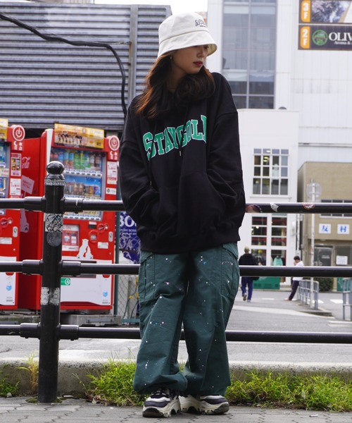 STAY GOLD(ステイゴールド)の「STAYGOLD カレッジロゴ パーカー / オーバーサイズ プルパーカー(パーカー・メンズ・グリーン/ブラック/グレー/ネイビー・FREE)」の6枚目の写真