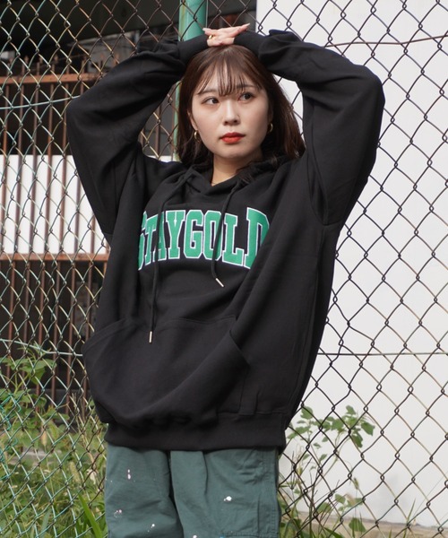 STAY GOLD(ステイゴールド)の「STAYGOLD カレッジロゴ パーカー / オーバーサイズ プルパーカー(パーカー・メンズ・グリーン/ブラック/グレー/ネイビー・FREE)」の11枚目の写真