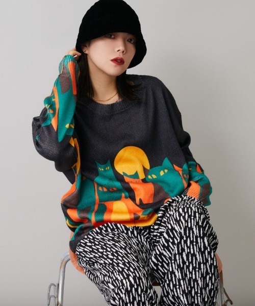 Bloom Closet(ブルームクローゼット)の「よるねこプリントニットソー(ニット/セーター・レディース・アイボリー/ブラック・MEDIUM/LARGE)」の2枚目の写真