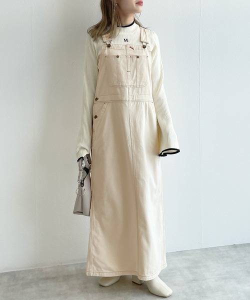 w closet(ダブルクローゼット)の「バックスリットサロペットジャンパースカート(サロペット/オーバーオール・レディース・グレー/アイボリー・FREE)」の1枚目の写真