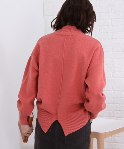 SHOO・LA・RUE(シューラルー)の「◆【洗える/スタイルUP】バックスリット入り ハイネックニット(ニット/セーター・レディース・ピンク系/オフホワイト/ブラック/ライトブルー/ベージュ系その他5・00)」の5枚目の写真