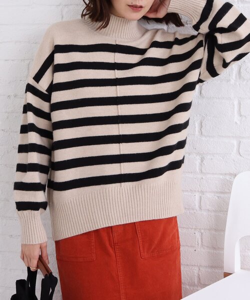 SHOO・LA・RUE(シューラルー)の「◆【洗える/スタイルUP】バックスリット入り ハイネックニット(ニット/セーター・レディース・ピンク系/オフホワイト/ブラック/ライトブルー/ベージュ系その他5・00)」の4枚目の写真