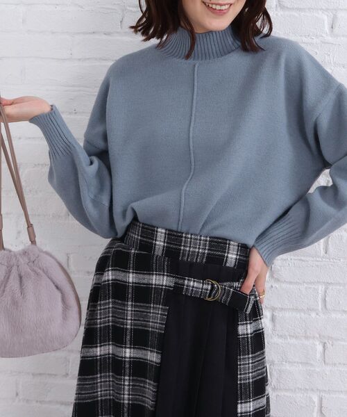 SHOO・LA・RUE(シューラルー)の「◆【洗える/スタイルUP】バックスリット入り ハイネックニット(ニット/セーター・レディース・ピンク系/オフホワイト/ブラック/ライトブルー/ベージュ系その他5・00)」の1枚目の写真