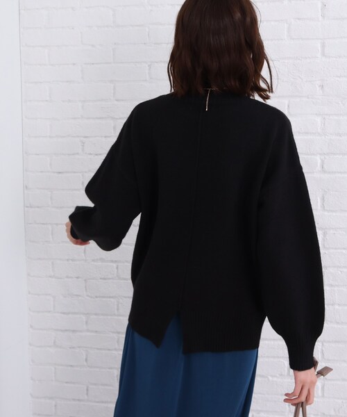 SHOO・LA・RUE(シューラルー)の「◆【洗える/スタイルUP】バックスリット入り ハイネックニット(ニット/セーター・レディース・ピンク系/オフホワイト/ブラック/ライトブルー/ベージュ系その他5・00)」の10枚目の写真