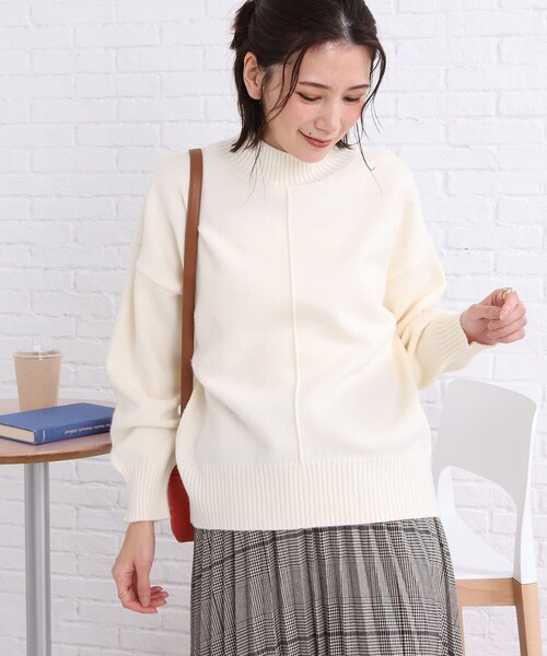 SHOO・LA・RUE(シューラルー)の「◆【洗える/スタイルUP】バックスリット入り ハイネックニット(ニット/セーター・レディース・ピンク系/オフホワイト/ブラック/ライトブルー/ベージュ系その他5・00)」の17枚目の写真