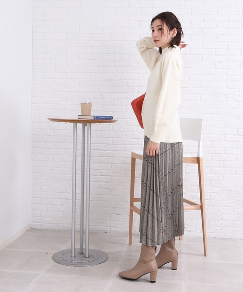 SHOO・LA・RUE(シューラルー)の「◆【洗える/スタイルUP】バックスリット入り ハイネックニット(ニット/セーター・レディース・ピンク系/オフホワイト/ブラック/ライトブルー/ベージュ系その他5・00)」の19枚目の写真