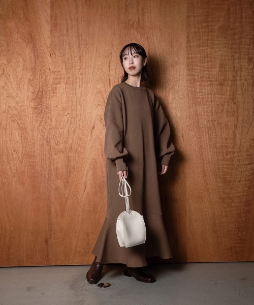 lawgy（ラウジー）の「mermaid design op（ワンピース・レディース・ブラウン/ブラック/アイボリー・FREE）」の4枚目の写真