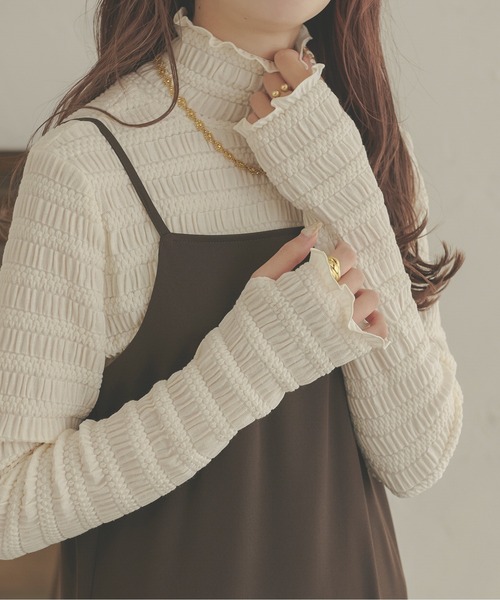 Ambre Neige(アンブルネージュ)の「ポロ風にも?ハイネックにも?【前後2WAY】指穴ハイネックトップス/WEB/EC限定商品(Tシャツ/カットソー・レディース・ベージュ/ダークブラウン/アイボリー・FREE)」の6枚目の写真