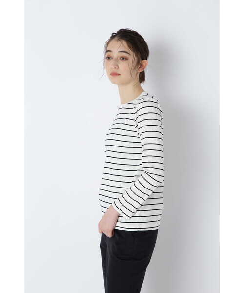 human woman(ヒューマンウーマン)の「オーガニック綿天竺長袖ボーダーTシャツ(Tシャツ/カットソー・レディース・ダークインディゴブルー・MEDIUM/LARGE)」の6枚目の写真