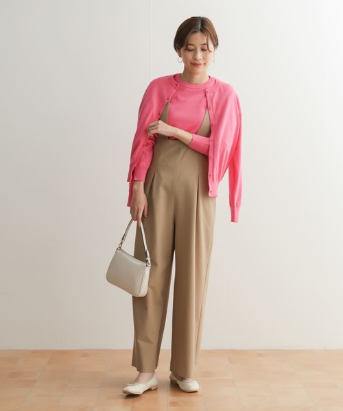 URBAN RESEARCH DOORS(アーバンリサーチドアーズ)の「オーガニックコットンクルーネックカーディガン(ニット/セーター・レディース・ピンク/ネイビー/グリーン系その他/オフホワイト・MEDIUM)」の5枚目の写真