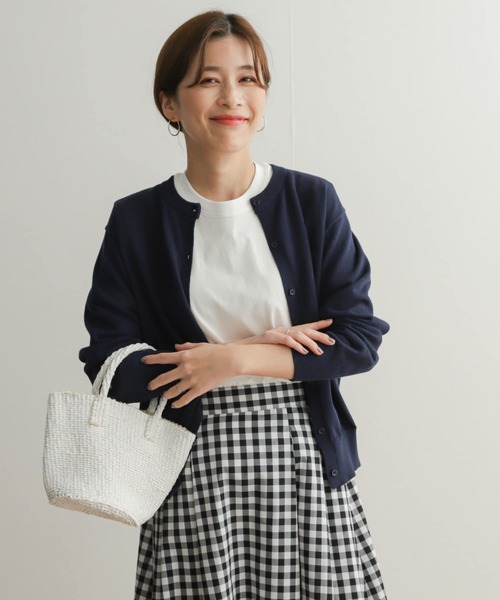 URBAN RESEARCH DOORS(アーバンリサーチドアーズ)の「オーガニックコットンクルーネックカーディガン(ニット/セーター・レディース・ピンク/ネイビー/グリーン系その他/オフホワイト・MEDIUM)」の9枚目の写真