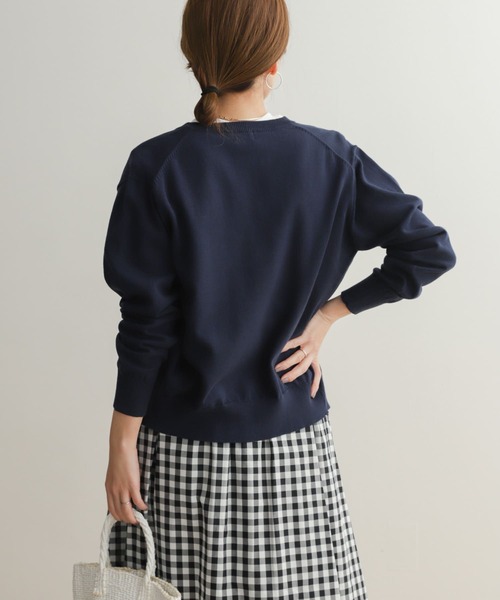 URBAN RESEARCH DOORS(アーバンリサーチドアーズ)の「オーガニックコットンクルーネックカーディガン(ニット/セーター・レディース・ピンク/ネイビー/グリーン系その他/オフホワイト・MEDIUM)」の12枚目の写真