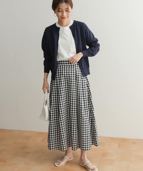 URBAN RESEARCH DOORS(アーバンリサーチドアーズ)の「オーガニックコットンクルーネックカーディガン(ニット/セーター・レディース・ピンク/ネイビー/グリーン系その他/オフホワイト・MEDIUM)」の13枚目の写真