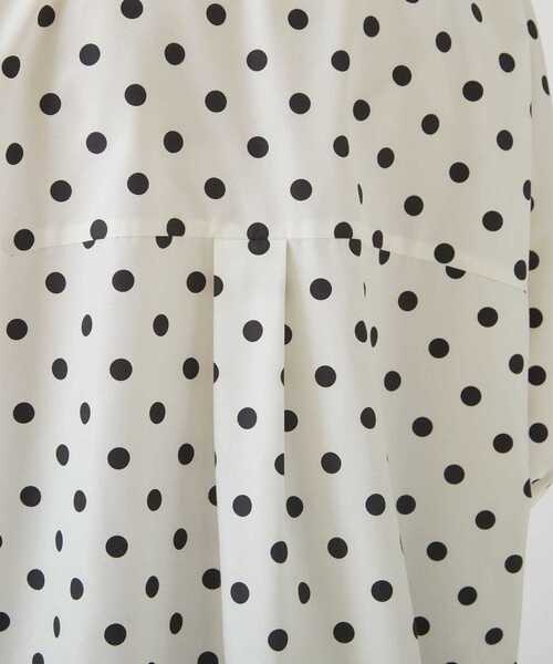Tiara（ティアラ）の「ドットプリントドルマンシャツ（シャツ/ブラウス・レディース・ホワイト/ネイビー/ブルー・FREE）」の12枚目の写真