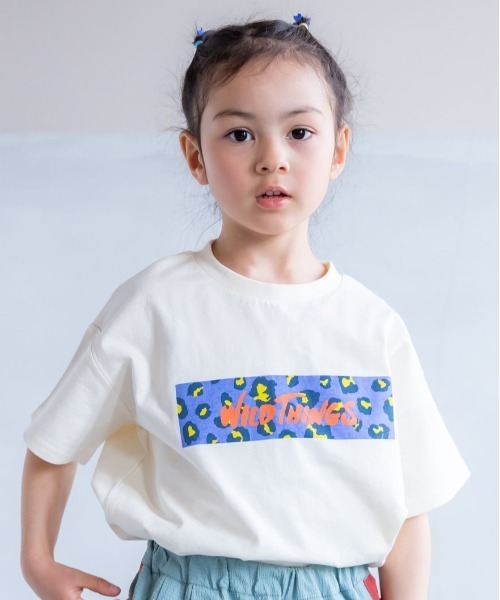 WILD THINGS(ワイルドシングス)の「【WILD THINGS】別注プリントTee(90~150cm)(Tシャツ/カットソー・キッズ・ホワイト/ベージュ/オフホワイト/ブラック・90/100/110/120/130/140/150)」の3枚目の写真