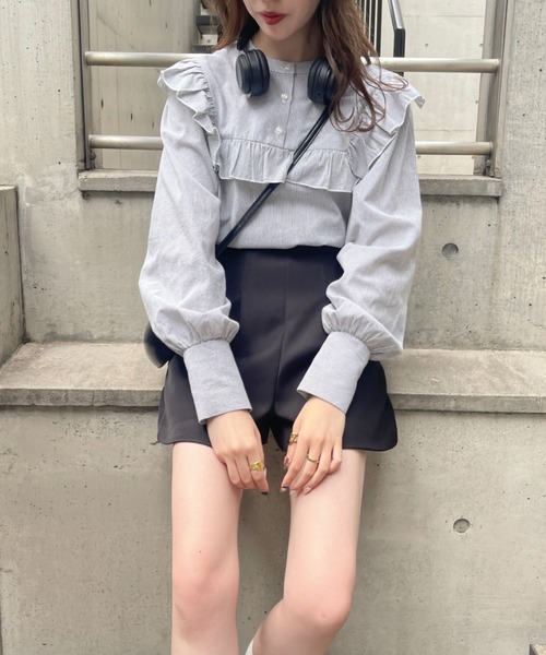 Ambre Ciel（アンブルシエル）の「ストライプフリルシャツ／【WEB/EC限定商品】（シャツ/ブラウス・レディース・ライトベージュ/ブルー/ブラック・FREE）」の7枚目の写真