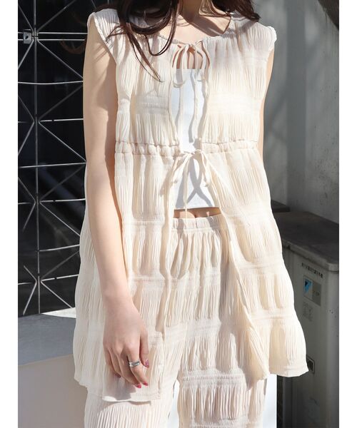 EMODA（エモダ）の「シャーリングロングトップ（Tシャツ/カットソー・レディース・ブラック/グレー/ブルー/アイボリー・FREE）」の2枚目の写真