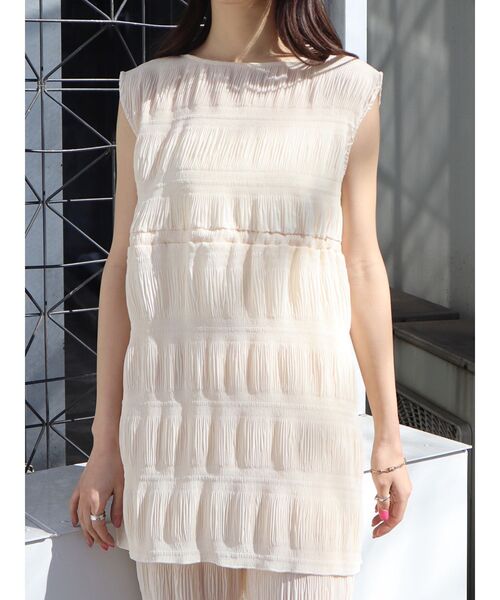 EMODA（エモダ）の「シャーリングロングトップ（Tシャツ/カットソー・レディース・ブラック/グレー/ブルー/アイボリー・FREE）」の9枚目の写真