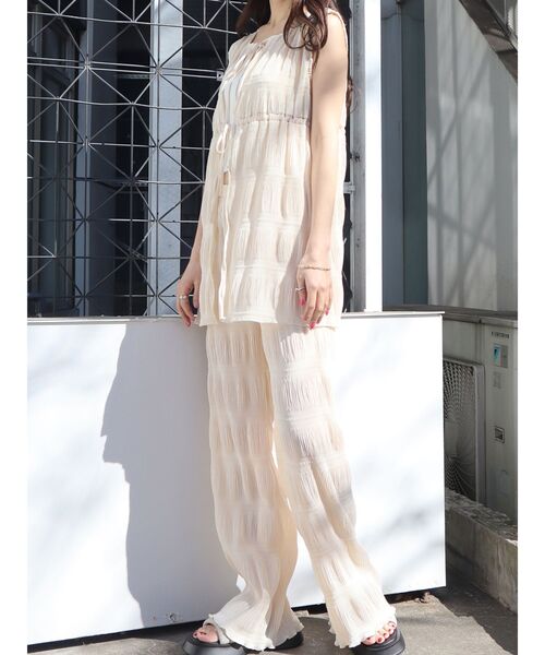 EMODA（エモダ）の「シャーリングロングトップ（Tシャツ/カットソー・レディース・ブラック/グレー/ブルー/アイボリー・FREE）」の6枚目の写真