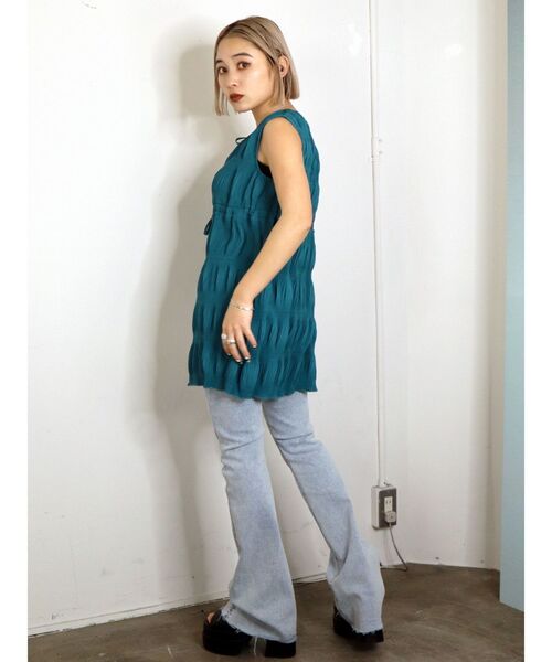 EMODA（エモダ）の「シャーリングロングトップ（Tシャツ/カットソー・レディース・ブラック/グレー/ブルー/アイボリー・FREE）」の19枚目の写真