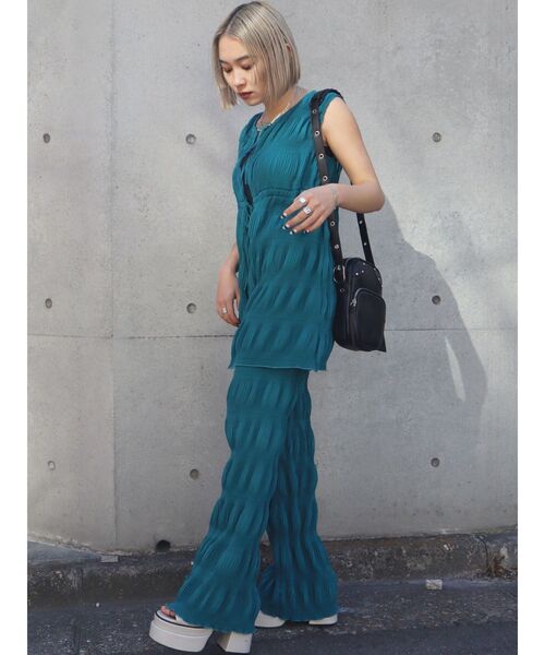 EMODA（エモダ）の「シャーリングロングトップ（Tシャツ/カットソー・レディース・ブラック/グレー/ブルー/アイボリー・FREE）」の21枚目の写真