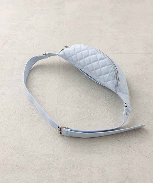 OLIVE des OLIVE（オリーブデオリーブ）の「OL金具付きキルティングボディバッグ　1031120130（ボディバッグ/ウエストポーチ・レディース・オフホワイト/サックスブルー/ブラック・FREE）」の5枚目の写真