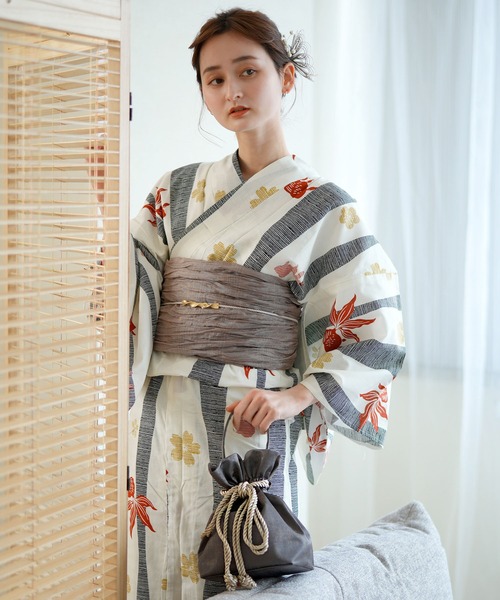 utatane(ウタタネ)の「巾着バッグ メタリック 日本製(和装小物・レディース・ブラウン・FREE)」の5枚目の写真