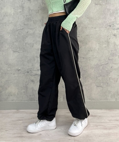 EPIMI E'PIMMY（エピミエピミー）の「サイドラインパラシュートパンツ（その他パンツ・レディース・グレー系その他/カーキ/ブラック・MEDIUM）」の2枚目の写真