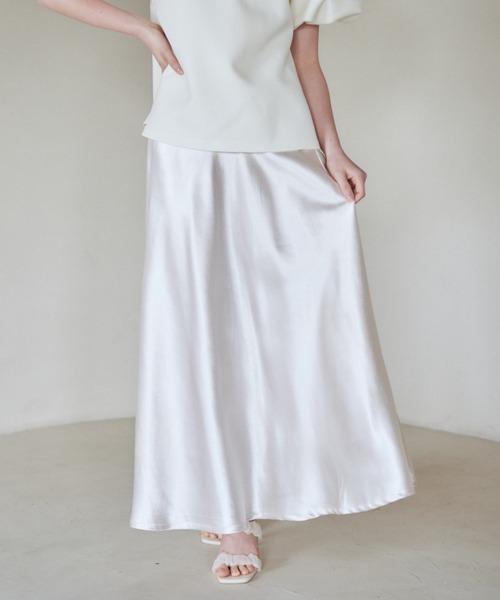 pomiii(ポミー)の「Aラインサテンスカート(スカート・レディース・サーモンピンク/ピンク/アイボリー・FREE)」の2枚目の写真