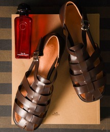 CALIFORNIA OUTFITTERS | 【Maison select -メゾンセレクト-cawaii shoes カワイイシューズコレクション】フラットグルカサンダル「旬のトレンドを取り入れたフラットグルカサンダルで、快適な歩行をサポート。」(サンダル)