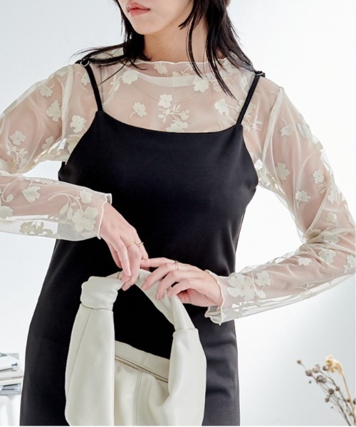 ECRIRE(エクリール)の「花柄 シアー メロー トップス(Tシャツ/カットソー・レディース・ブラック/サックスブルー/アイボリー・M)」の2枚目の写真