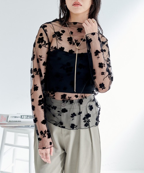 ECRIRE(エクリール)の「花柄 シアー メロー トップス(Tシャツ/カットソー・レディース・ブラック/サックスブルー/アイボリー・M)」の3枚目の写真