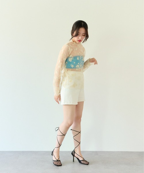 ECRIRE(エクリール)の「花柄 シアー メロー トップス(Tシャツ/カットソー・レディース・ブラック/サックスブルー/アイボリー・M)」の4枚目の写真