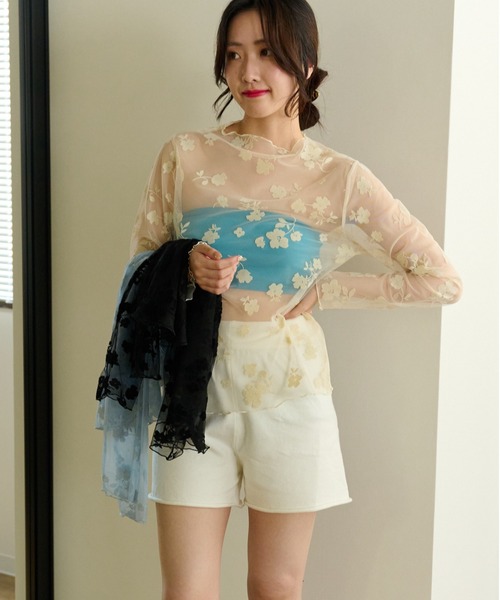 ECRIRE(エクリール)の「花柄 シアー メロー トップス(Tシャツ/カットソー・レディース・ブラック/サックスブルー/アイボリー・M)」の12枚目の写真