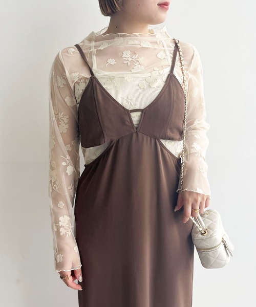 ECRIRE(エクリール)の「花柄 シアー メロー トップス(Tシャツ/カットソー・レディース・ブラック/サックスブルー/アイボリー・M)」の21枚目の写真