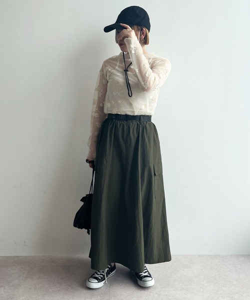 ECRIRE(エクリール)の「花柄 シアー メロー トップス(Tシャツ/カットソー・レディース・ブラック/サックスブルー/アイボリー・M)」の22枚目の写真