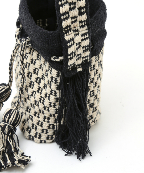 Abahouse Devinette(ドゥヴィネット)の「【Swaraj】ジャガードバケツ型バッグ(ハンドバッグ・レディース・ブラック系その他/ブラック・フリー)」の4枚目の写真