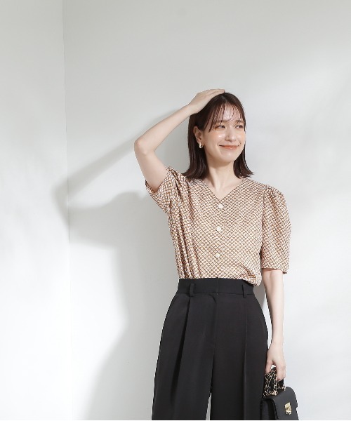 N.（N. Natural Beauty Basic）（エヌエヌナチュラルビューティーベーシック）の「◆フロントボタンプリントブラウス（シャツ/ブラウス・レディース・ブラック系その他/ブラウン系その他/カーキ系・MEDIUM）」の11枚目の写真