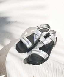 Au BANNISTER | チューブツイストフラットサンダル(サンダル)