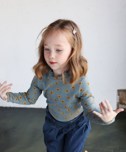 Rora(ローラ)の「ひまり リブ編み Tシャツ ハイネック(Tシャツ/カットソー・キッズ・ホワイト/ライトブラウン/ライトグリーン・130/120/150/110/100/140)」の14枚目の写真